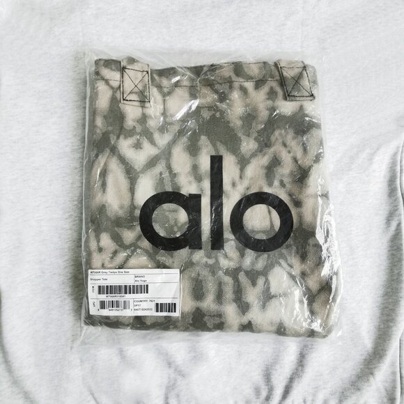 Alo Yoga Gray Canvas Gym Bag Large Travel Training Carry-on New - Picture 1 of 1